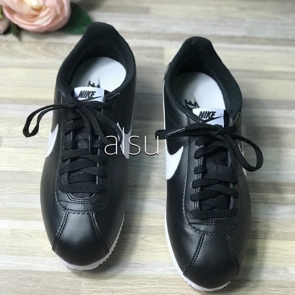 NWT Nike Classic Cortez Leather w/Black WMNS - Picture 5 of 7